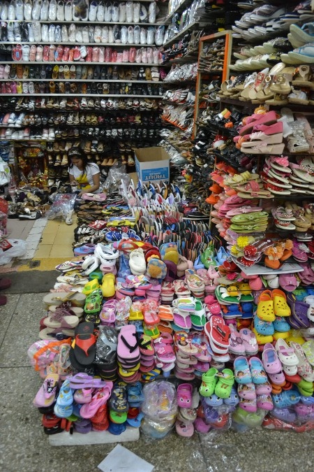 Över 89 procent av Kambodjas export till EU utgörs av textilier, så som kläder och skor.