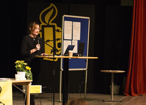 Dilya Erkinzoda talade till deltagarna på årsmötet i Umeå.