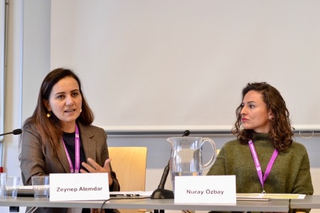  Zeynep Alemdar, doktor i statsvetenskap vi Okan University i Istanbul och Nuray Özbay, Turkiets representant i den Europeiska kvinnolobbyn. 
