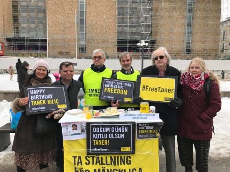 Den 11 mars uppmärksammade Amnesty runt om i världen att Taner Kılıç, Amnestys ordförande i Turkiet, fyllde år. Taner Kılıç har suttit i häkte sedan i juni 2017.