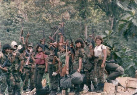 Contras-soldater 1987. De fick stöd av USA för att störta sandinisterna.