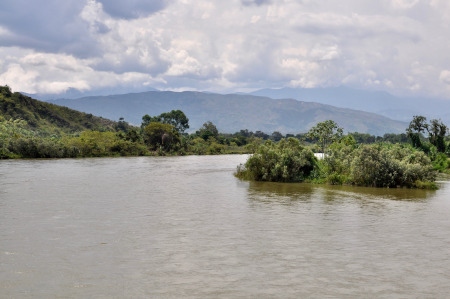 På grund av den bördiga och mineralrika jorden runt floden Cauca, här i regionen med samma namn, har floden varit centrum för årtionden av väpnad konflikt.