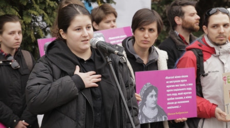 Vitalina Koval vid 8 mars-demonstrationen i Uzhgorod 2018.