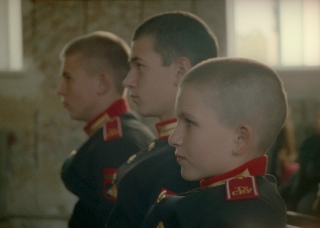 Ivan ”Vanya” Lipovski (längst till höger) antas vid militärakademin. 