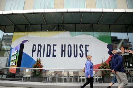 Årets Pride House arrangeras på Clarion Hotel på Södermalm.