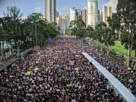  Enligt arrangörerna demonstrerade två miljoner den 16 juni. Polisens siffra var 380 000 demonstranter.