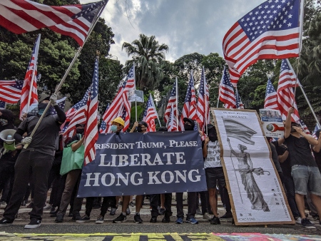 Den 8 september begärde demonstranterna i Hongkong att USA skulle ingripa. 