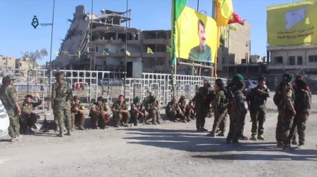 Sedan SDF, där YPG och YPJ ingår, med stöd av USA-koalitionen år 2017 hade besegrat IS i Raqqa hissades en stor banderoll med PKK-ledaren Abdullah Öcalans bild i stadens centrum.