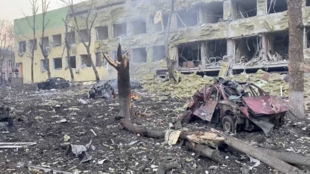 Bombat barnsjukhus i Mariupol i mars 2022.