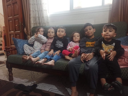 Fem av de sex barnen på bilden är idag döda. Två av barnen var Ahmad Nasmans.