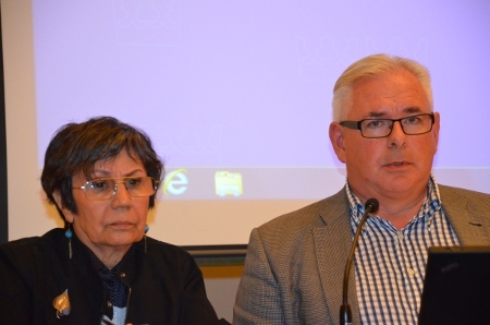Haideh Daragahi och Åke Göransson är inte överens gällande det statliga stödet till trossamfund. 