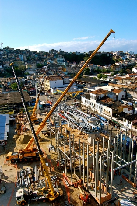 Bygget av linbana till Morro da Providência, Rios första favela.