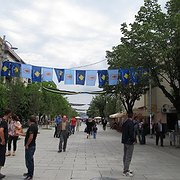 Gågatan i Kosovos huvudstad Prishtina.