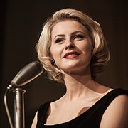 Edda Magnason som Monica Zetterlund.