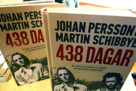 Johan Persson och Martin Schibbyes bok ”438 dagar” har nu getts ut av Filter, ett år efter att de frigavs från fängelset i Addis Abeba.