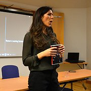 Catherine Harrington presenterar filmen den 24 februari.