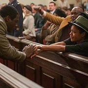 Nelson Mandela (Idris Elba) och Winnie Mandela (Naomie Harris) tvingades leva åtskilda i 27 år. 