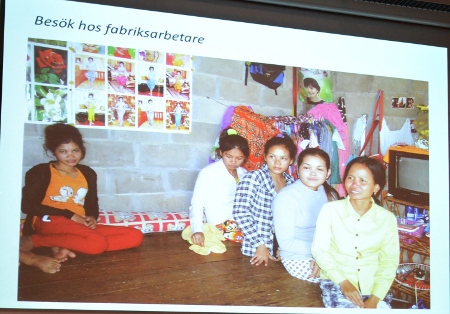 Foton från Jan Ovesens och Ing-Britt Trankells besök hos några textilarbetare.