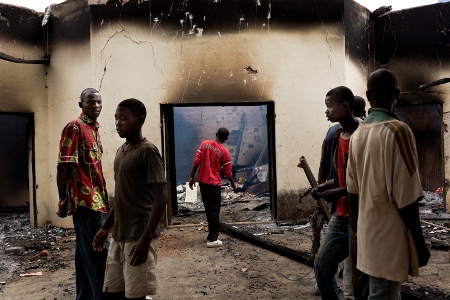 Kristna hämnas i december på Seleka genom plundring och attacker mot moskéer.