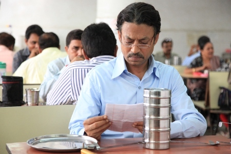 Irrfan Khan med sin lunchlåda i The Lunchbox...