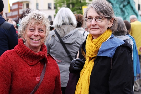 Elisabeth Olin och Margit Berg Olsson från grupp 216.