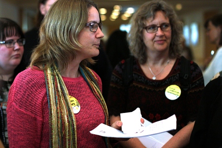 Madeleen Rönnberg från Uppsala och Anna Lindenfors, generalsekreterare.