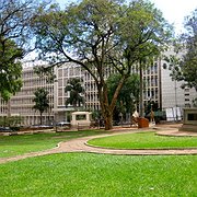 Parlamentet i Uganda fattade beslut om antihomosexlagen men nu har konstitutionsdomstolen i landet upphävt lagen då för få ledamöter var närvarande vid omröstningen. Parlamentet i Uganda fattade beslut om antihomosexlagen men nu har konstitutionsdomstolen i landet upphävt lagen då för få ledamöter var närvarande vid omröstningen.