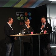 Roger Haddad (FP), Pär Stenbäck och moderatorn Olav S Melin. Roger Haddad (FP), Pär Stenbäck och moderatorn Olav S Melin.