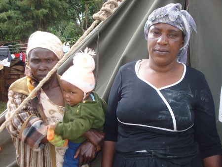 Kvinnor i ett läger i Kiambu strax norr om huvudstaden Nairobi. De fördrevs från sina hem i Rift Valley-provinsen i samband med våldsamheter efter valet i Kenya 2007/2008.
