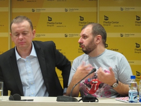 Goran Miletic, Civil Rights Defenders, och Boban Stojanovic, Queeria, på lördagens presskonferens inför paraden.