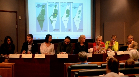 Valdebatt om Israel/Palestina. Från vänster:  Foujan Rouzbeh (Fi), Hans Linde (V), Veronica Palm (S), Mehmet Kaplan (MP), Sofia Arkelsten (M), Kerstin Lundgren (C), Dèsirèe Petrhus (KD) och Gunnar Andrén (FP).