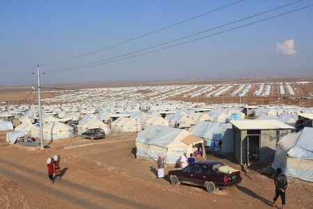 Khanke-lägret är irakiska Kurdistans största flyktingläger. Här lever cirka 65 000 yazidier som tvingades på flykt när IS intog Sinjar-distriktet i nordvästra Irak.
