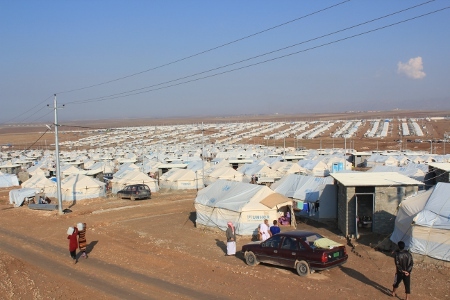 Khanke-lägret är irakiska Kurdistans största flyktingläger. Här lever cirka 65 000 yazidier som tvingades på flykt när IS intog Sinjar-distriktet i nordvästra Irak.