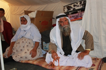 Murad Choko Aiso och Kamel Eljaz är yazidiska flyktingar i Khanke-lägret i irakiska Kurdistan. De hoppas att en dag kunna återvända till sitt hem i det numera IS-kontrollerade Sinjar-distriktet, men de kommer endast att återvända om Sinjar får internationellt beskydd.