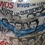 Banderoll hos människorättsorganisationen COFADEH med namn på några av dem som ”försvann” i Honduras under 1980-talet. 