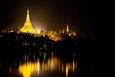 Shwedagon-pagoden i Rangoon är en viktig symbol för buddhister i Burma. Foto: Flora Bagenal/AI