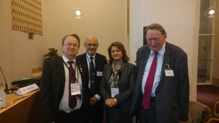 Riksdagen får besök från Storbritannien via Sir John Stanley (till höger) och Irak genom Ala Talabani, i bild syns även ambassadör Paul Beijer och seminariets moderator Christer Winbäck.