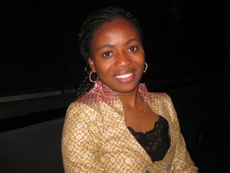 Douce Namwezi N'Ibamba på besök i Stockholm.