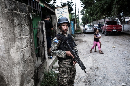 Polis och militär i Honduras anklagas för grova övergrepp.