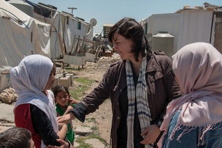 En Amnestydelegation besöker syriska flyktingar i Bekaadalen i Libanon