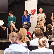 Från vänster: Moderatorn Anna Dahlqvist, redaktör på Ottar, Kristina Ljungros, förbundsordförande för RFSU, Malin Björk (V), Sofia Arkelsten (M) och Anna-Lena Lodenius, journalist och författare som nyligen kommit med boken ""Vi säger vad du tänker - högerpopulismen i Europa". 