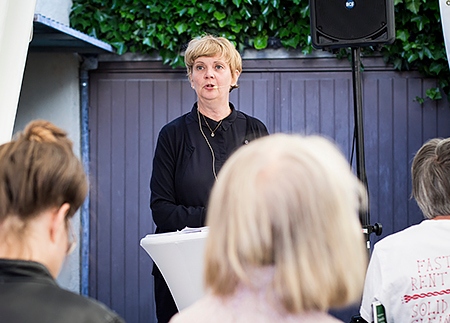 Moderator Madelaine Seidlitz, jurist på svenska Amnesty.