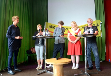 Från vänster: Madeleine Seidlitz, jurist på Amnesty (moderator), Aino Gröndahl, jurist på RFSL, Sofia Sjöö, samordnare i hbtq- och genusfrågor på Migrationsverket,  Lisa Tistad, Amnestys hbtq-grupp i Stockholm och Bill Schiller, Tupilak.