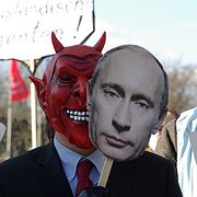 En protestdemonstration organiserad av tyska Amnesty när Rysslands president Vladimir Putin besökte Hannover den 7 april 2013. 