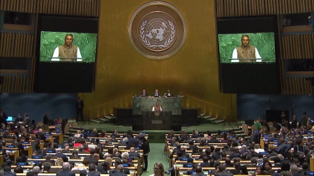 Salil Shetty talar i FN 25 september 2015.