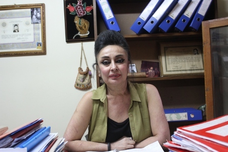 Människorättsadvokaten Eren Keskin är en av dagstidningen Özgür Gündems chefredaktörer. Hon är belagd med reseförbud och riskerar fängelse.