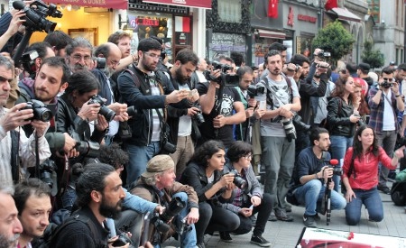 Turkiska journalister riskerar idag åtal och fängelse.