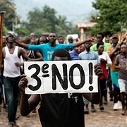 Såväl studenterna som oppositionen, stora delar av civilsamhället och katolska kyrkan har protesterat mot president Pierre Nkurunziza.