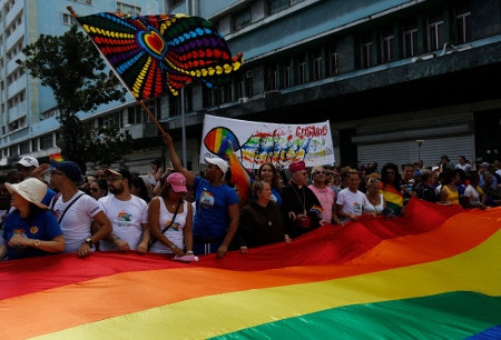 Att FN ska tillsätta en särskild expert för att bevaka hbtq-personers rättigheter beskrivs som historiskt. Bilden visar en demonstration för hbtq-personers rättigheter som hölls i Havanna förra året.