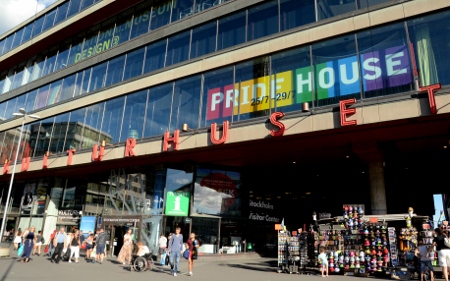 Säkerheten på Kulturhuset i Stockholm ifrågasattes under Prideveckan då Jan Sjunnesson tillsammans med andra deltagare i Järva Pride besökte Kulturhuset.